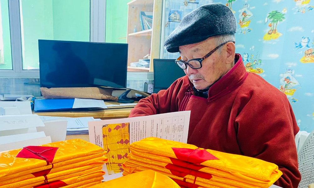 "Ургаа мэдвэл-Улсаа мэднэ" -аяны хүрээнд Булган аймгийн  нийт 9-р ангийн хүүхэд багачуудын дунд зарласан угийн бичгийн уралдааны шалгаруулалт болж өндөрлөлөө.
Уг уралдаанд 12 сумын 17 бүлгийн 379 сурагч 473 эцэг, эх асран хамгаалагчид оролцсон байна. Энэ нь аймгийн хэмжээний нийт 9-р ангийн сурагчидын 57%-тай тэнцэх үзүүлэлт юм.